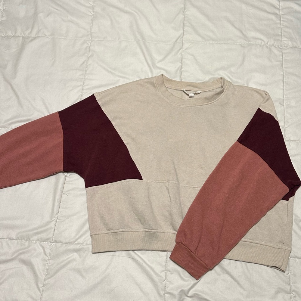 Geometric Cropped Sweatshirt